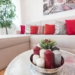 White Elegance Center Apartmán *