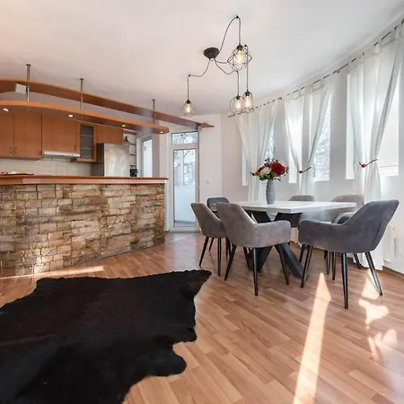 White Elegance Center