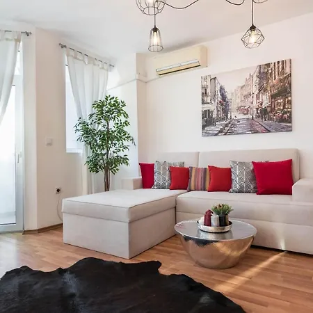 White Elegance Center Апартаменты Варна