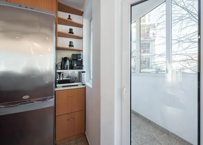 White Elegance Center *